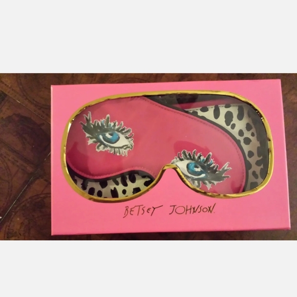 Betsey Johnson Cosmetic Case Spots and Sleep Eye Mask Bedroom Eyes - Picture 1 of 4